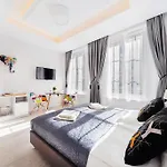 Six Suites, Old Town 아파트호텔