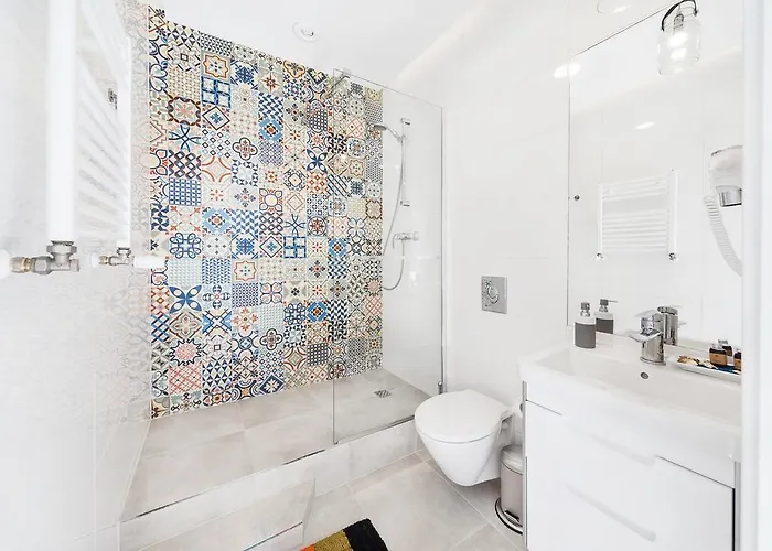 Six Suites, Old Town