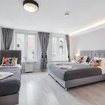 Six Suites, Old Town アパートホテル 4*
