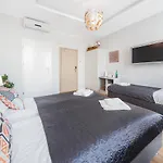 Six Suites, Old Town