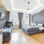 Apart-hotel Six Suites, Old Town