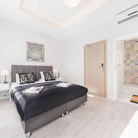 アパートホテル Six Suites, Old Town 4*