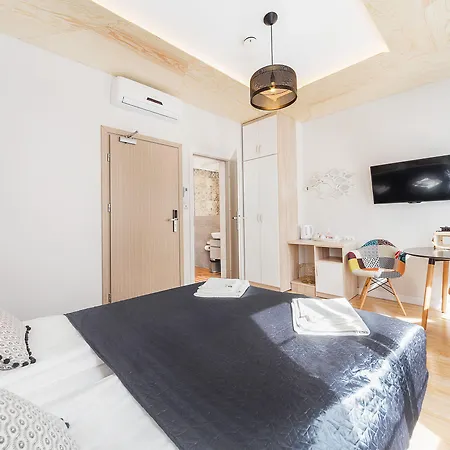 アパートホテル Six Suites, Old Town 4*