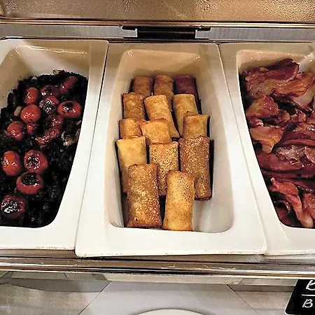 アパートホテル Six Suites, Old Town 4*