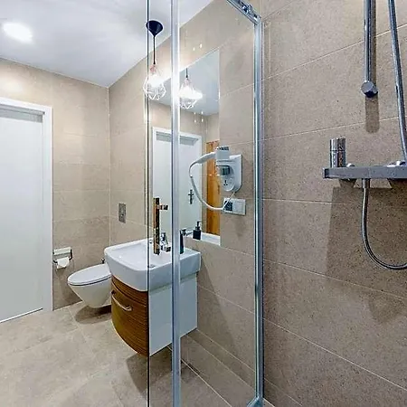 Six Suites, Old Town アパートホテル