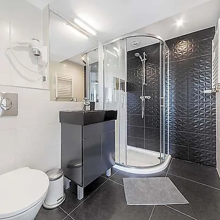 Six Suites, Old Town 4*