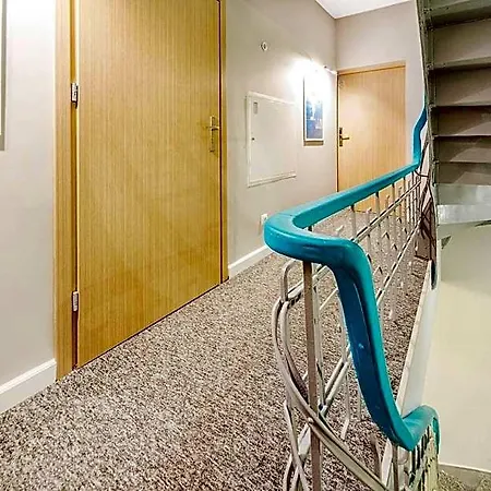 Six Suites, Old Town