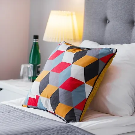 Six Suites, Old Town 4*