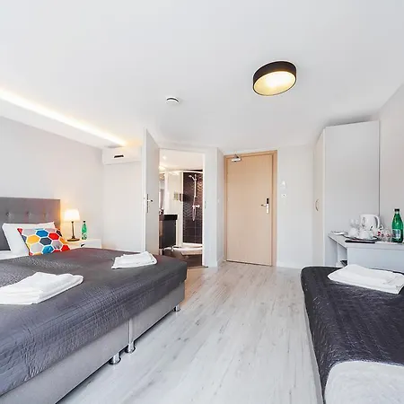 Six Suites, Old Town アパートホテル 4*