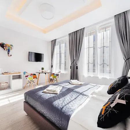 Six Suites, Old Town Apartmanhotel