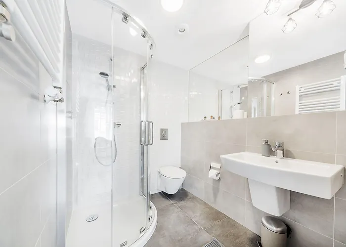 Six Suites, Old Town