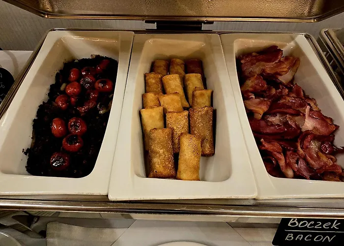 מלון דירות Six Suites, Old Town 4*