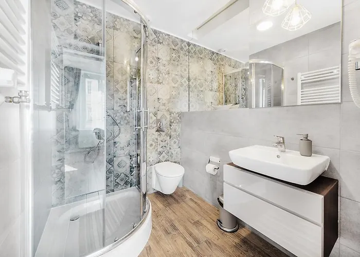 Six Suites, Old Town מלון דירות 4*