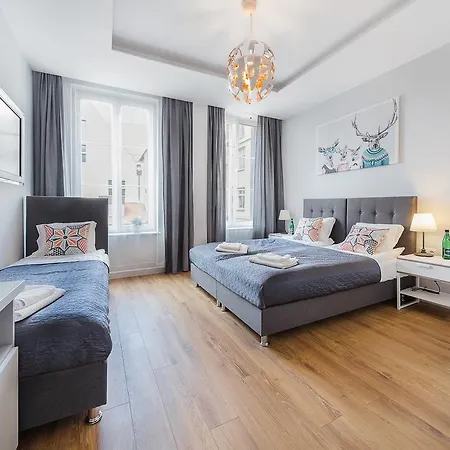 Six Suites, Old Town 3*